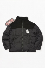 Объёмная чёрная куртка NY MLB с высокими воротником на молнии