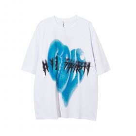 Оверсайз белая футболка HYZ THIRTY с рисунком большого синего сердца