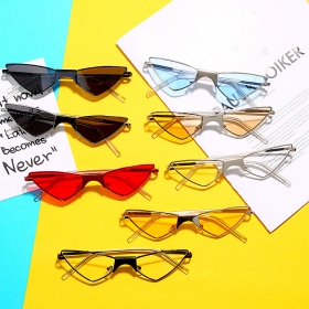 Декоративные солнцезащитные очки много разных цветов