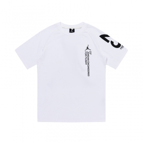 Комфортная белая футболка Jordan из мягкого хлопка с черными надписями