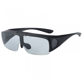 Чёрные спортивные очки с широкой дужкой прямоугольной формы