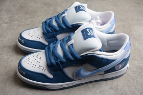 Сине-белые кроссовки в коллаборации Born x Raised x Nike SB Dunk Low