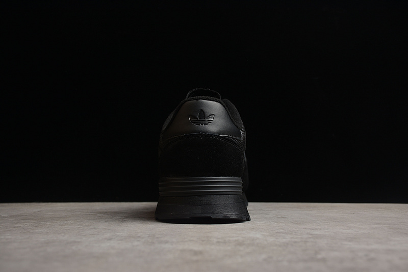 Тотально чёрные кроссовки Adidas Originals Treziod 2 в ретро стиле