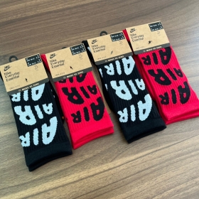 Nike Air чёрные и красные носки выполнены из 97% хлопка
