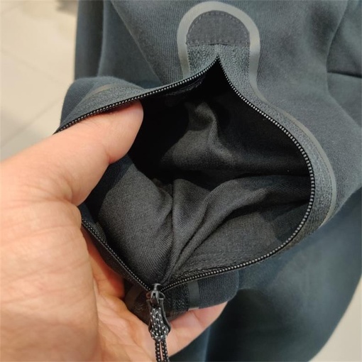 Nike Tech Fleece чёрные спортивки с боковыми карманами на молнии