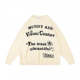 Базовый кремового цвета свитер MUDDY AIR модного фасона с надписями
