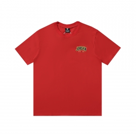 Яркая красная хлопковая футболка от бренда Jordan классического кроя