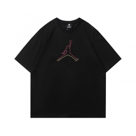 Оверсайз черная хлопковая футболка с вертикальной надписью Jordan