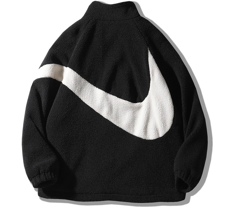 Базовая чёрная Nike шерпа-куртка на молнии и спущенным плечом