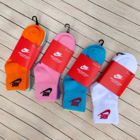 Носки Nike средней высоты комплект 3 пары 4 варианта расцветок