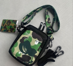 Зелёная сумочка Bape с двумя отсеками