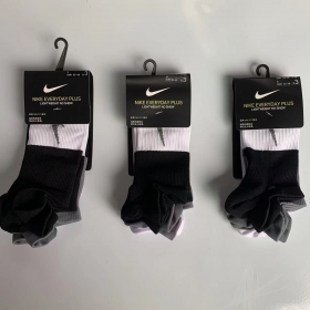 Носки Nike низкие с силиконом на пятке