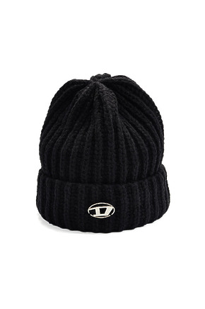 Шапка чёрного цвета с эмблемой Diesel