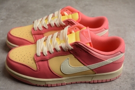 Солнечные кроссовки Nike SB Dunk Low жёлто-розового цвета