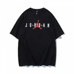 Унисекс черная футболка от бренда Jordan из мягкого хлопка