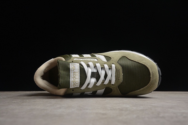 Модные кроссовки фирмы Adidas в цвете хаки, модель Treziod 2