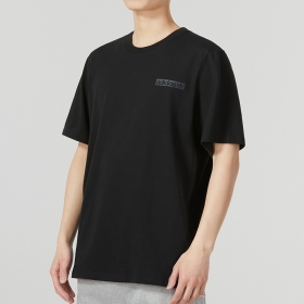 Модная черного цвета футболка Adidas с принтом на спине