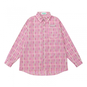 Просторная розовая рубашка NEVERHOOD с пришитым лого бренда на груди