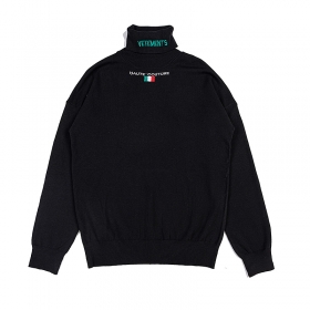 Стильный черный свитер от VETEMENTS WEAR с вышивкой на горловине