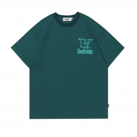 Изумрудная футболка от бренда VAMTAC  с надписью спереди и сзади
