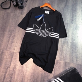 Удлинённая чёрная футболка с фирменным принтом Adidas