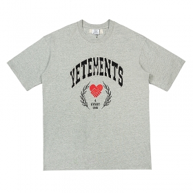 Светло-серая хлопковая футболка VETEMENTS WEAR с надписью бренда