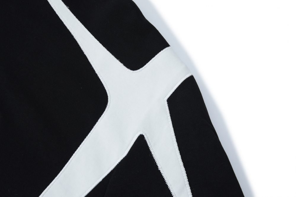 Made Extreme свитшот чёрно-белый с лого на спине и крупная "Цифра 7"