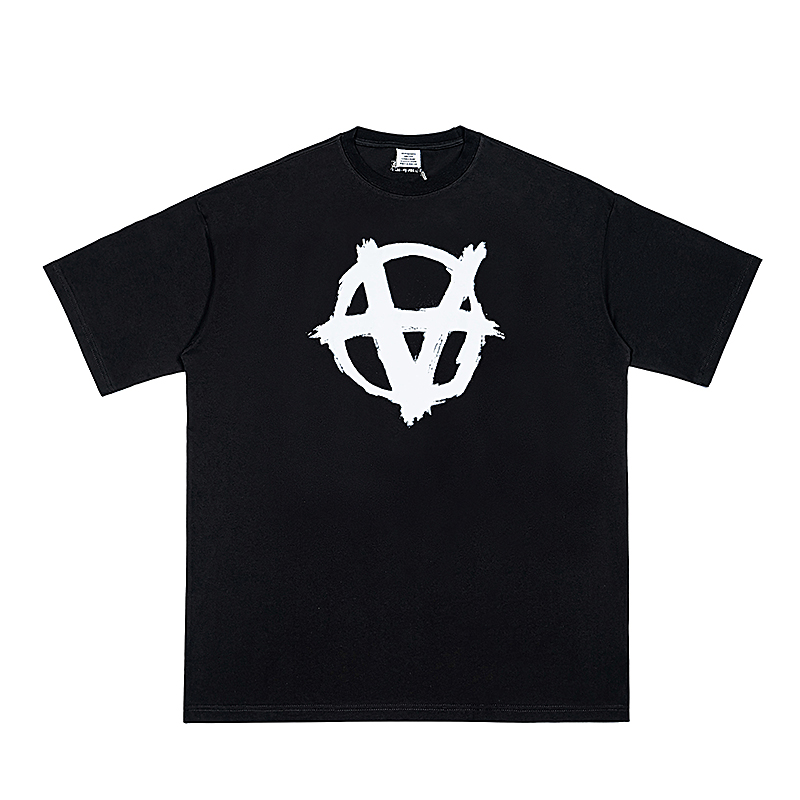 Свободная черная футболка VETEMENTS WEAR с принтом знака "Анархия"
