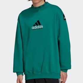 Свитшот зелёный с логотипом Adidas выполнен в стиле оверсайз