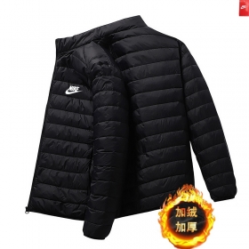 Чёрная утепленная дутая куртка Nike