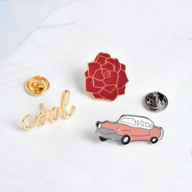 Золотая надпись, красная роза и автомобиль стильные пины