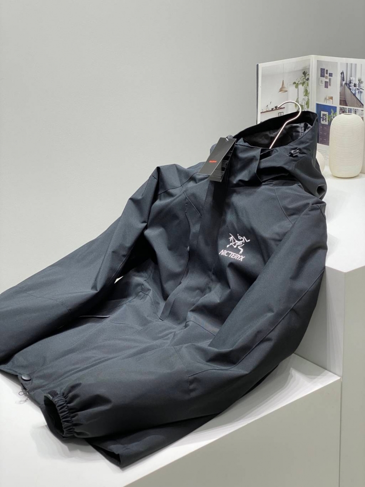Тёмно-серая куртка Arcteryx 2 в 1 с флисовой олимпийкой в комплекте