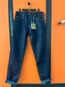 Тёмно-синие со средней посадкой от бренда Evisu джинсы
