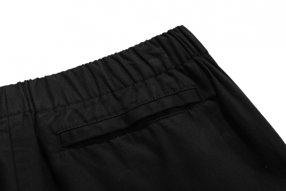 Чёрные штаны Made Extreme с потайной молнией, накладки на штанинах.