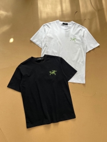 Черная хлопковая футболка  Arcteryx с зеленым лого бренда сзади