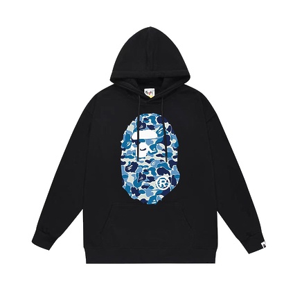 Чёрное худи от бренда Bape с голубым принтом обезьяны