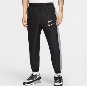 Качественные штаны в черном цвете Nike модель на резинке