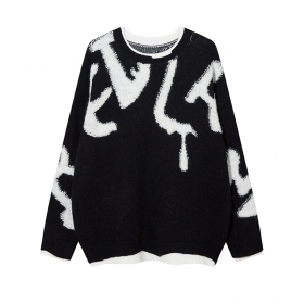 Черный свитер YL BOILING с белыми вставками на манжетах и горловине
