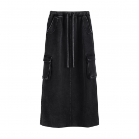 Повседневная черная юбка карго от бренда BE THRIVED с разрезом сзади
