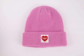 Зимняя вязанная-осенняя розового цвета шапка с лого Carhartt сердце