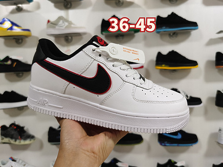 Белые кроссовки Air Force с черным лого Nike Swoosh