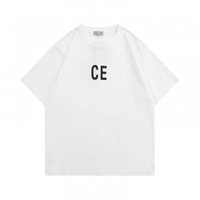 Стильная белая футболка от бренда Cav empt с фирменным лого