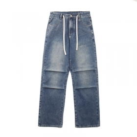 В синем цвете джинсы BYD JEANS с модными складками спереди