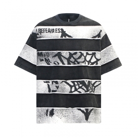 Полосатая футболка графитового цвета Befearless с карманом