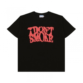 Однотонная чёрная Donsmoke футболка с красным логотипом