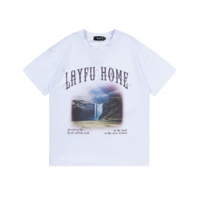 Базовая белая футболка Layfu с принтом "Водопад" и надписью 
