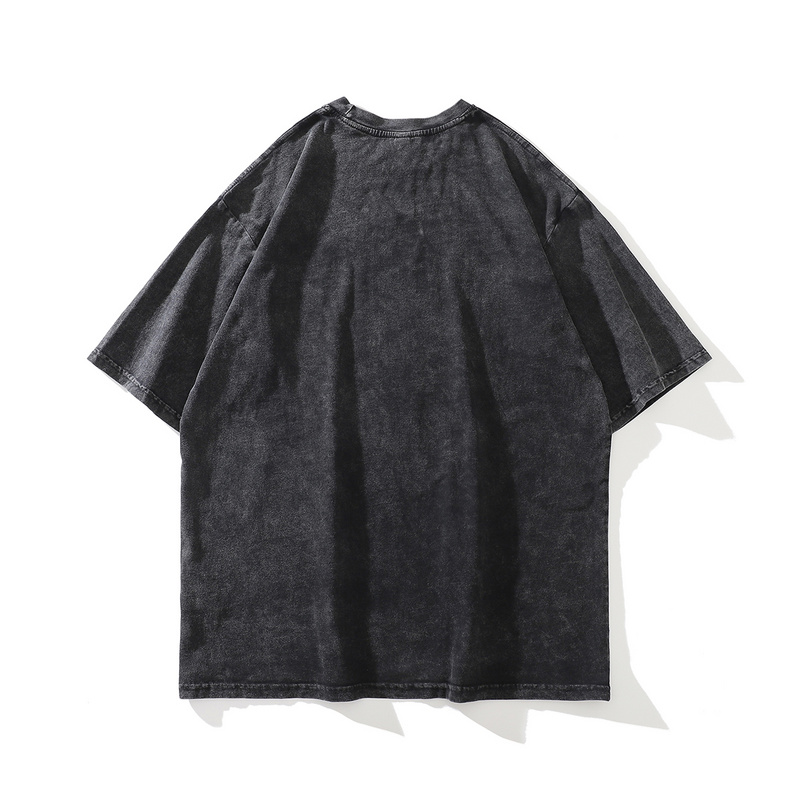Чёрная футболка с крупным ярким принтом на груди - ТКРА, оверсайз