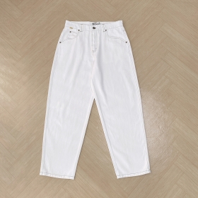 Стильные белые джинсы прямого кроя с вышитым лого сзади Dime