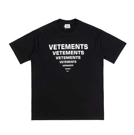 VETEMENTS черная футболка прямого кроя с надписью на груди