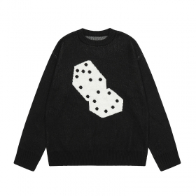 Черный базовый свитер STU с изображением кубиков для игр